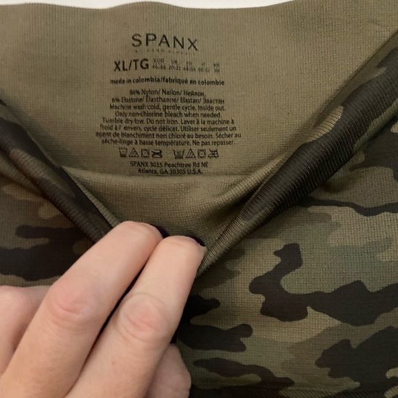 Spanx Look at Me Now Seamless Leggings in Green Camo Size XL - Picture 3 of 5